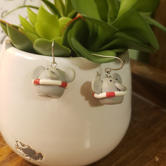 Elephant Earrings - Picture 2 of 3